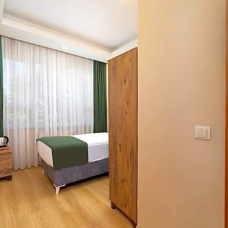 Ulubat Castle 4*